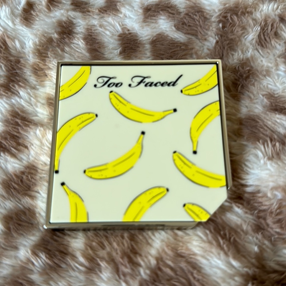 New Too Faced Its Bananas Setting Powder